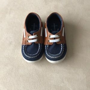 Little boys size 2.5-3.5 boat shoes
